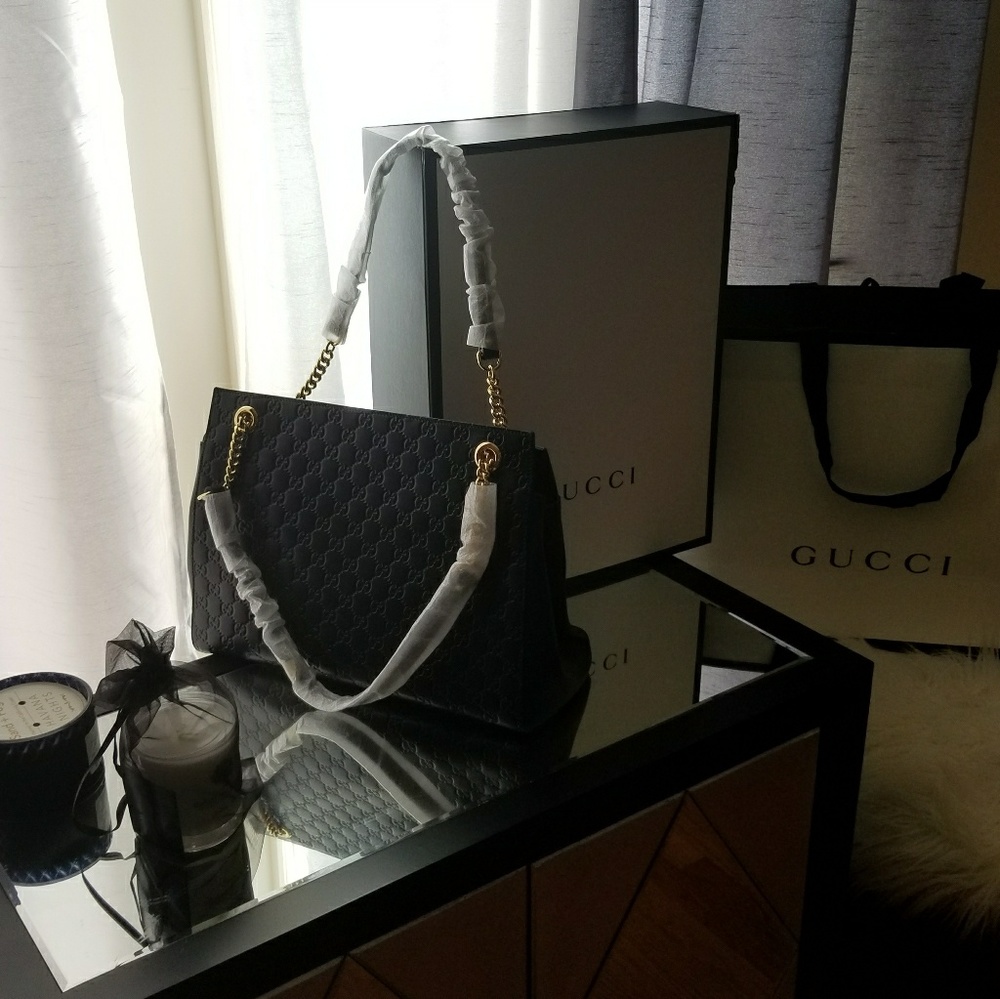 Gucci Signature Bag - Picture 2 of 8